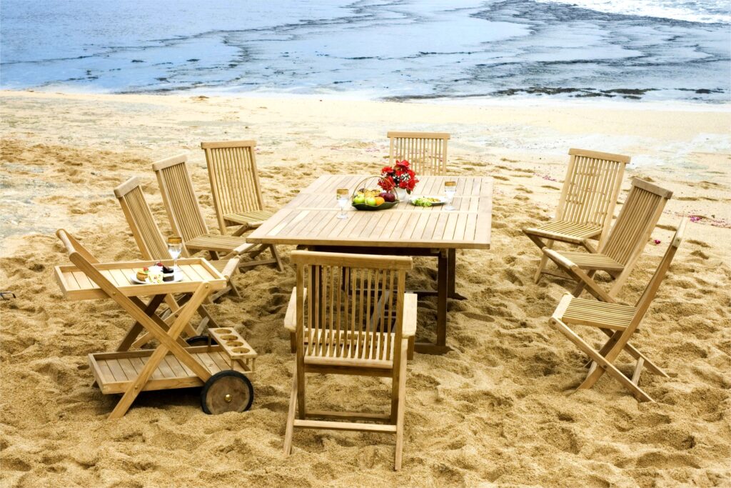 Collection Wooden Classic Dining Set