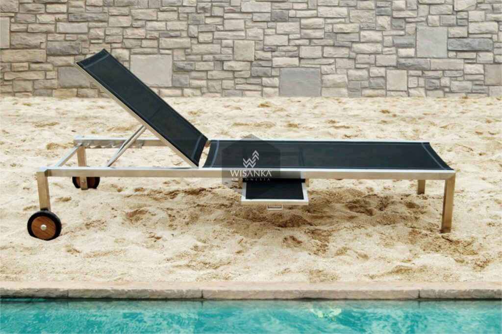 Collection Stainless Steel Milano Sunbed with Tray