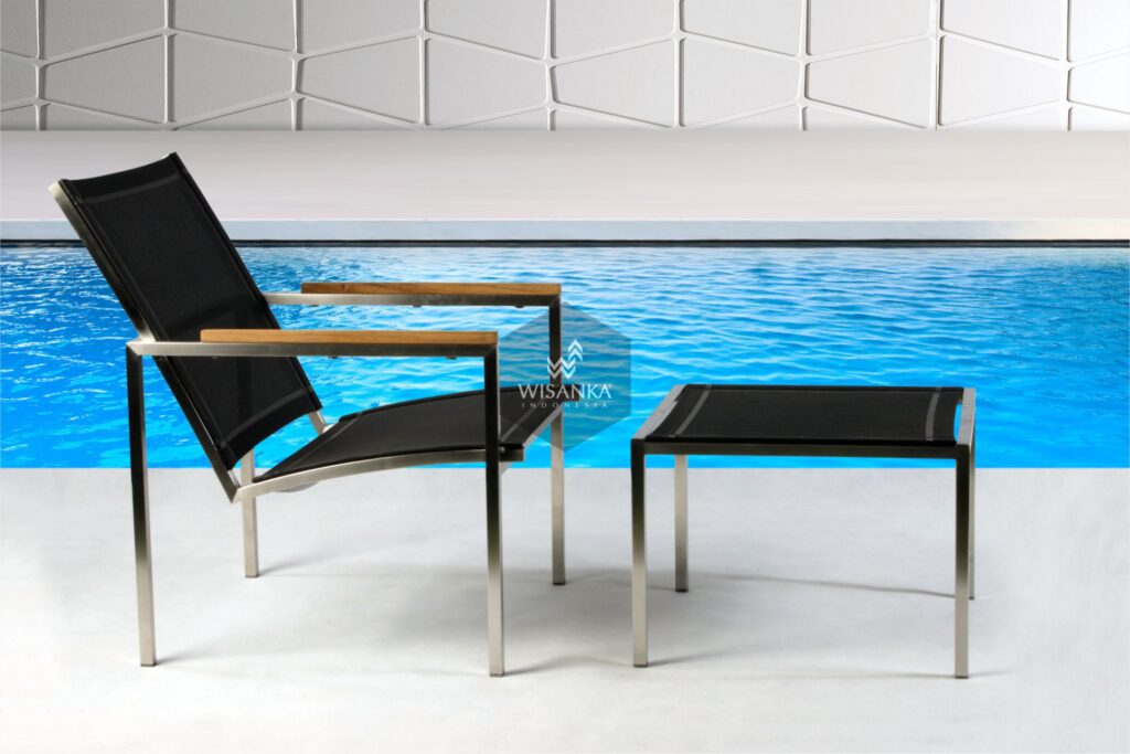 Collection Stainless Steel Canada Easy Chair