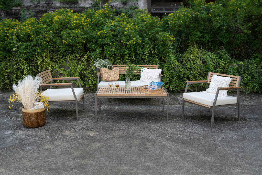 Garrick Outdoor Furniture Set